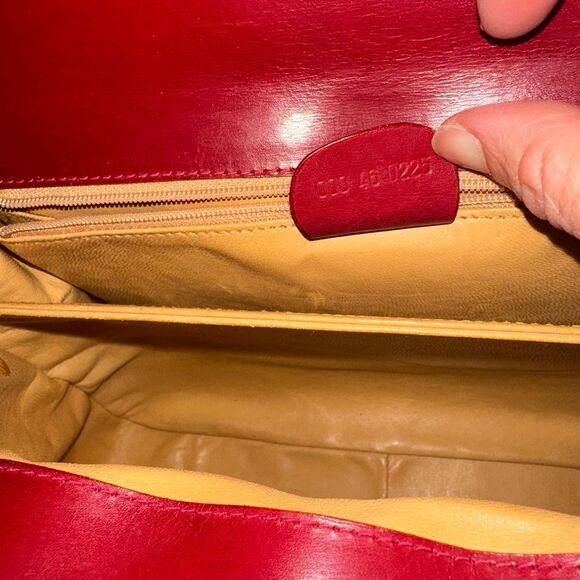 Gucci Red Leather Satchel with Gold Clasp - Picture 9 of 14